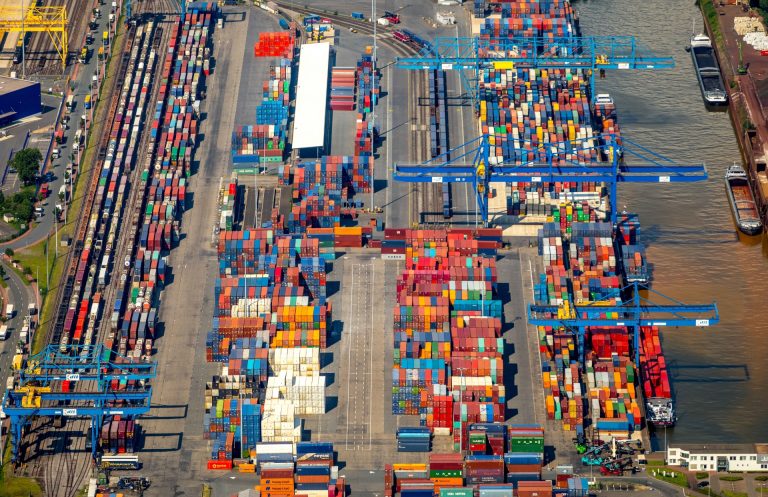Containerumschlag bleibt stabil