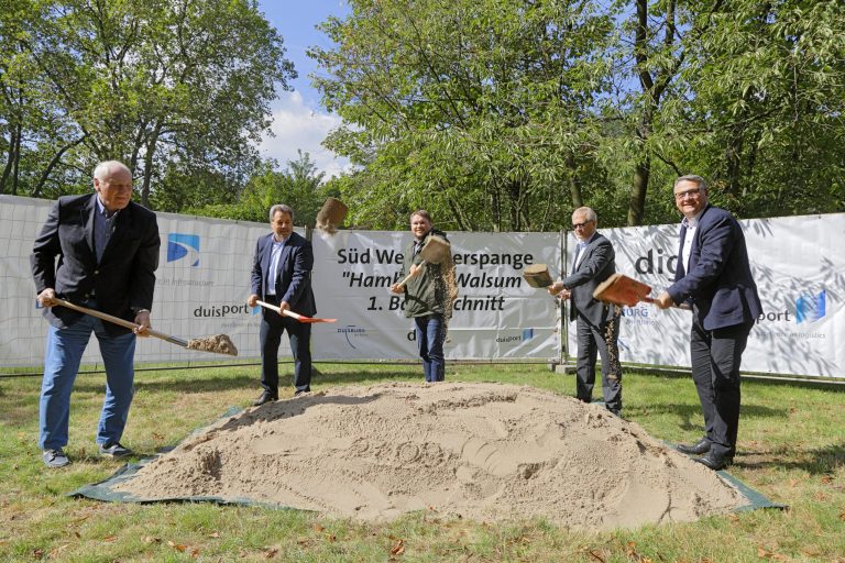 Bildunterschrift (v. l. n. r.): Rainer Enzweiler (Stellvertretender Vorsitzender des Beirats der DIG)