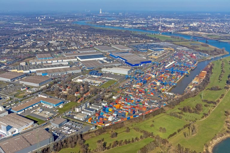 Erfolgreich durch die Krise: Im Corona-Krisenjahr 2020 hat sich das diversifizierte Geschäftsmodell der duisport-Gruppe abermals bewährt. Obwohl sich die wirtschaftlichen Rahmenbedingungen durch zwei Lockdowns in 2020 weiter verschlechtert hatten