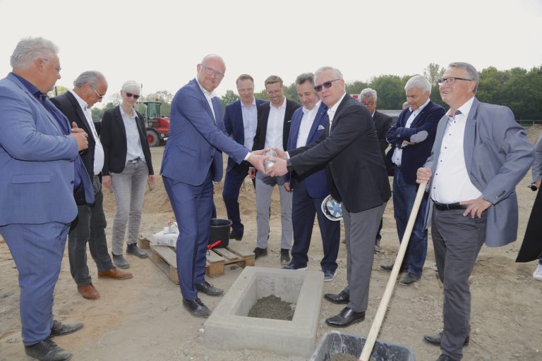 Feierliche Grundscheinlegung Straßenverkehrsamt: Sören Link (Oberbürgermeister der Stadt Duisburg)