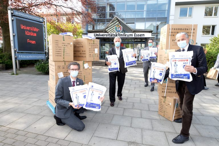 V. l. n. r.: Thorsten Kaatze (Uni-Klinik)