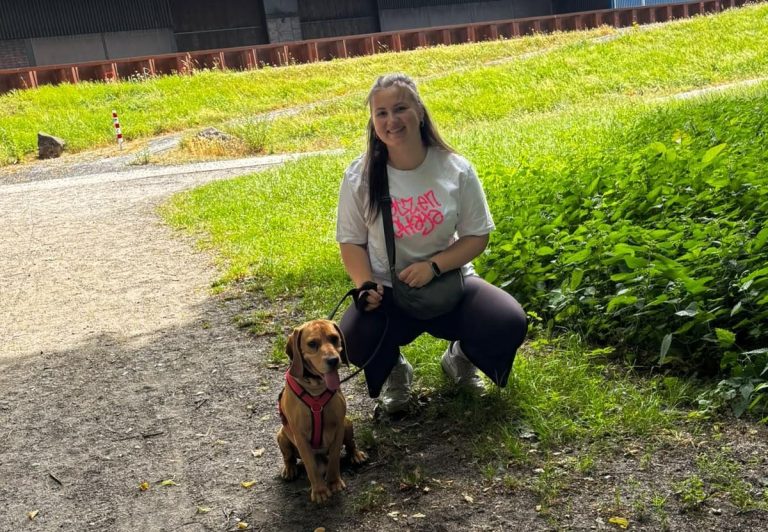 Vanessa Wollny mit Hund Banno - Tierheim Duisburg